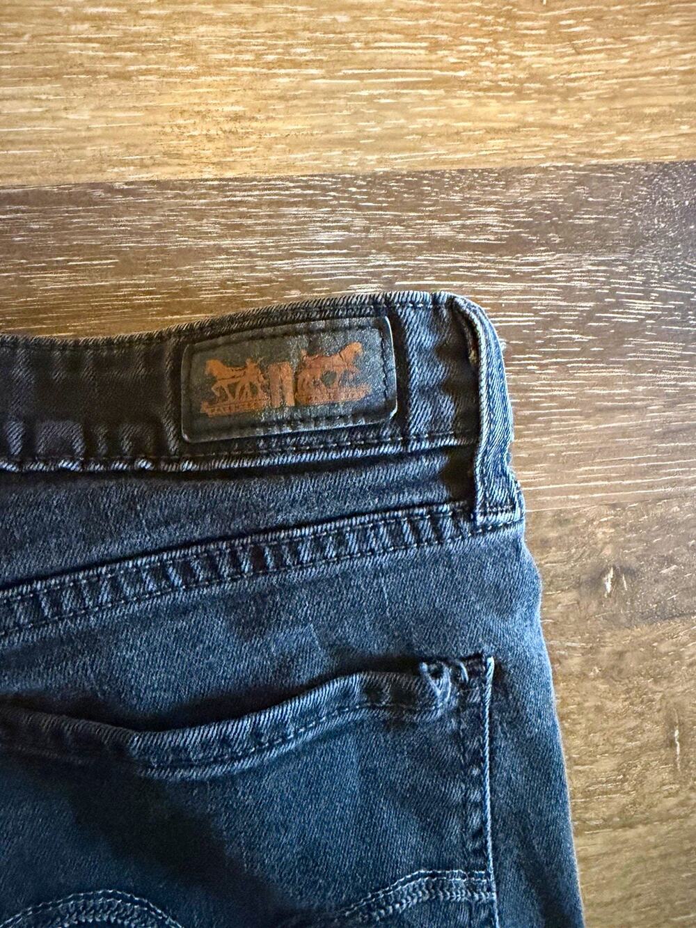 Levi Straus Women’s Mid-Rise Skinny Jeans Black Denim 5-Pocket Regular 4